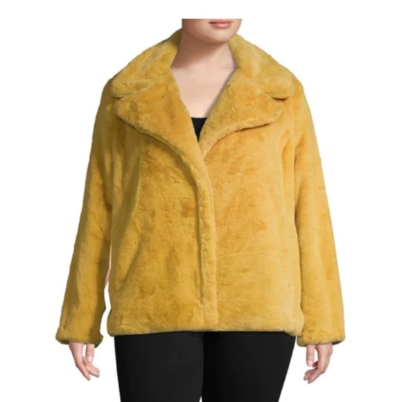Avec Les Filles Jackets & Blazers - NWT Avec Les Filles Faux Fur Notch Collar Jacket